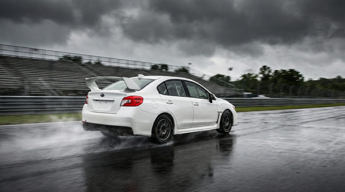 麻豆传媒轿车性能改装视频